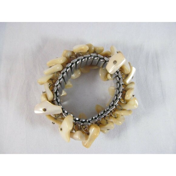 Vintage Expandable Silvertone Mother of Pearl Bracelet Made in Japan - Picture 5 of 12